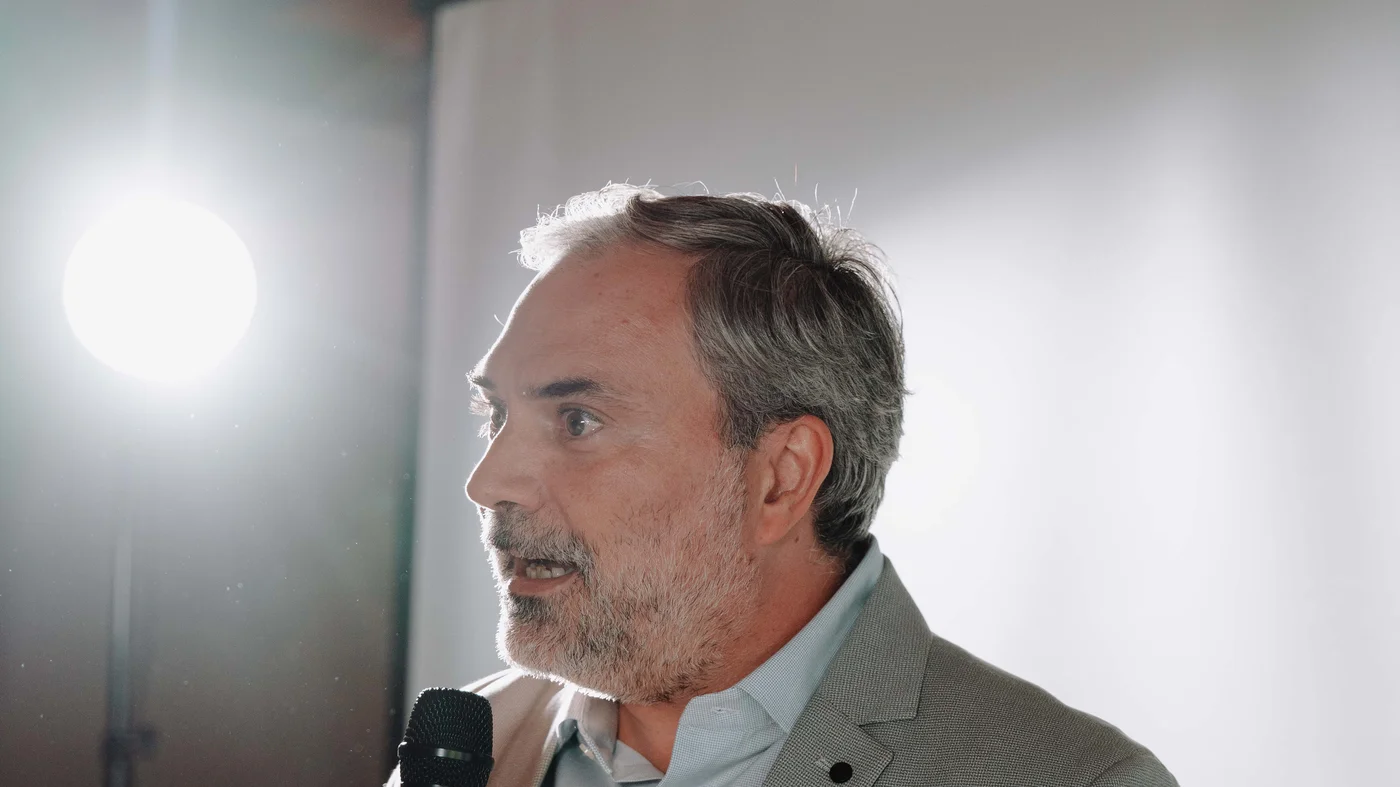 Damien Gauthier facilitating a session
